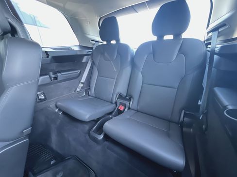 Certified 2023 Volvo XC90 B6 Plus AWD/4WD image 26