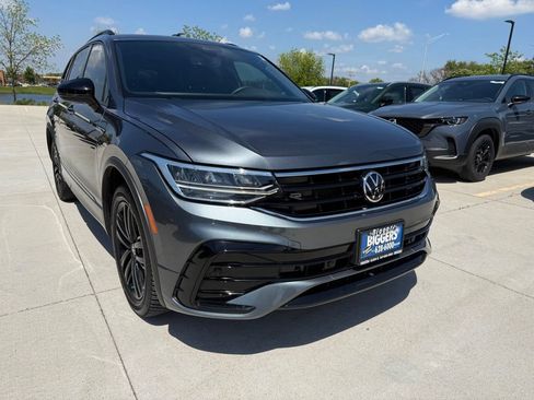 Used 2022 Volkswagen Tiguan SE R-Line AWD/4WD image 2