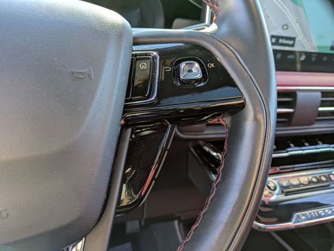 Used 2025 Lincoln Corsair Grand Touring image 19