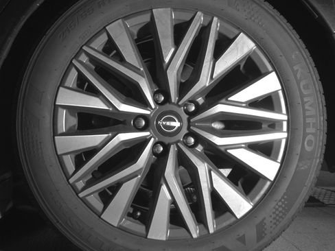 Used 2025 Nissan Altima 2.5 SV image 14