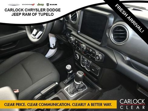 Used 2023 Jeep Gladiator Overland AWD/4WD image 40