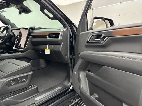New 2026 GMC Yukon XL Denali w/ Denali Reserve Package AWD/4WD image 37