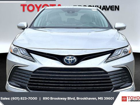 Used 2024 Toyota Camry XLE w/ Cold Weather Package FWD image 3