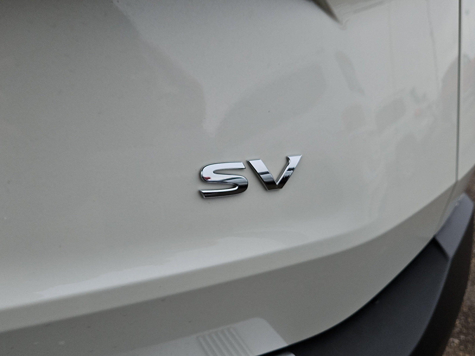 Used 2023 Nissan Rogue SV FWD image 2