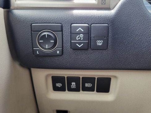Used 2020 Lexus GX 460 Premium w/ Premium Package AWD/4WD image 18