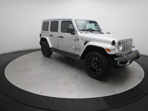 Used 2022 Jeep Wrangler Unlimited Sahara image 13