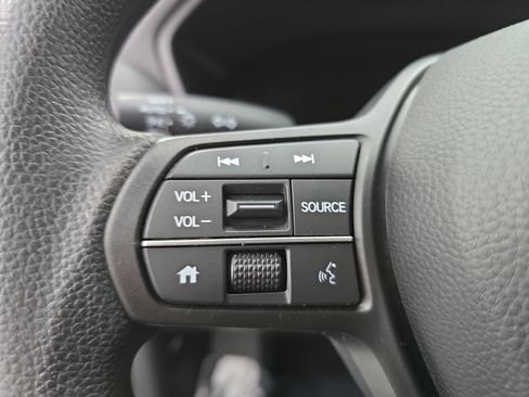 Certified 2025 Honda HR-V LX image 16