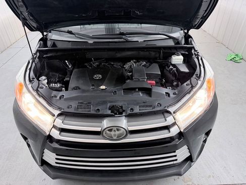 Used 2019 Toyota Highlander XLE FWD image 43