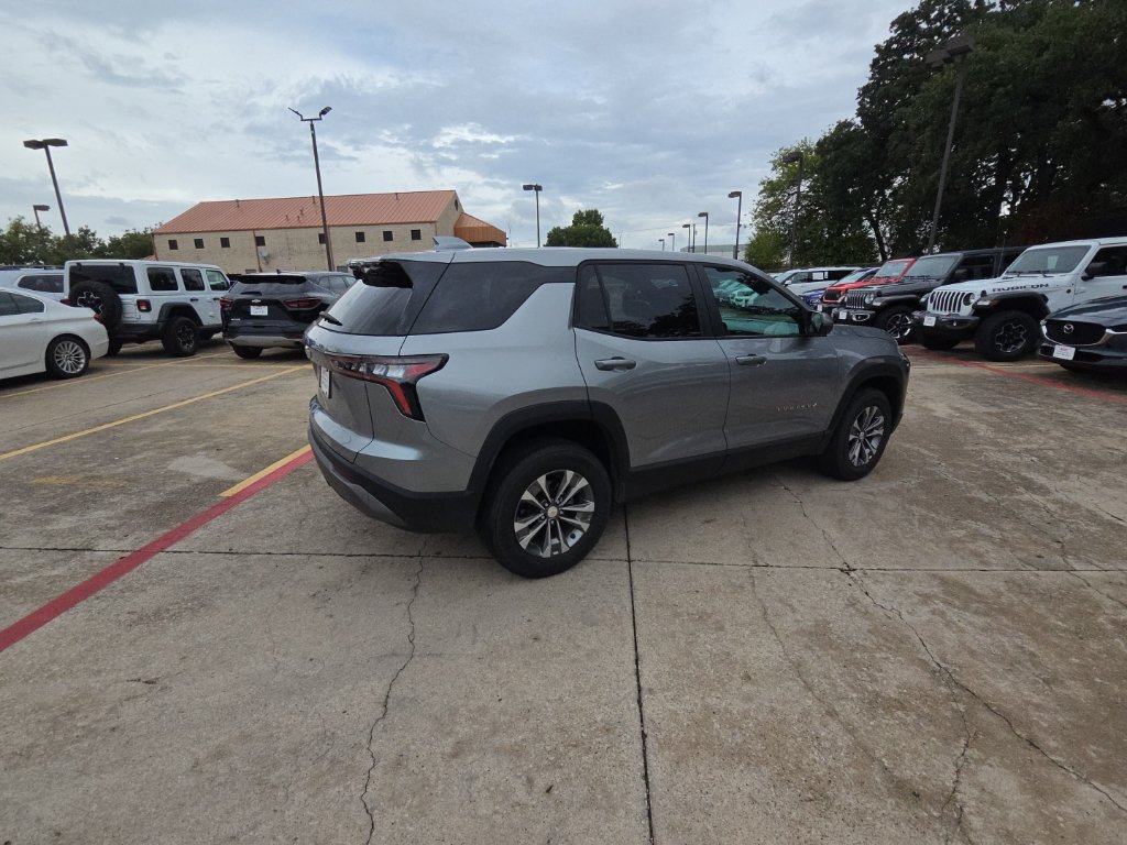 Used 2026 Chevrolet Equinox LT FWD image 7