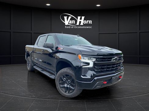 Used 2024 Chevrolet Silverado 1500 LT Trail Boss w/ Convenience Package II AWD/4WD image 1