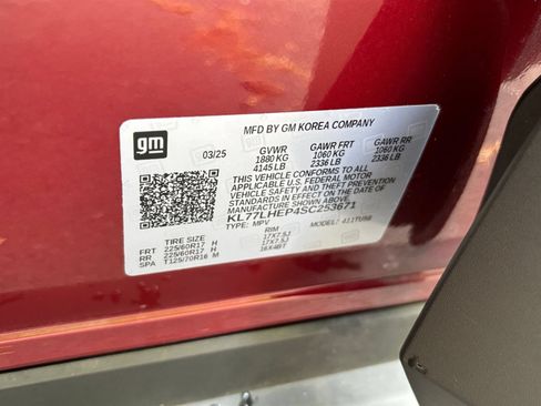 Used 2025 Chevrolet Trax LT FWD image 23