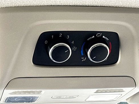 Used 2023 Ford Transit 350 XLT image 27