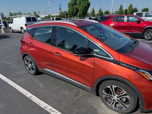 Used 2020 Chevrolet Bolt Premier w/ Infotainment Package FWD image 21