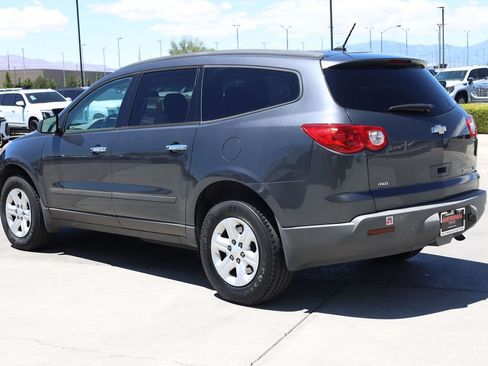 Used 2011 Chevrolet Traverse LS AWD/4WD image 4