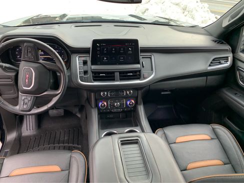 Used 2022 GMC Yukon XL AT4 image 10