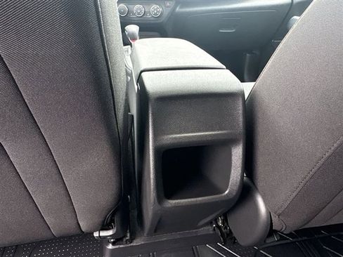 Used 2024 Chevrolet Trax RS w/ Sunroof Package FWD image 20