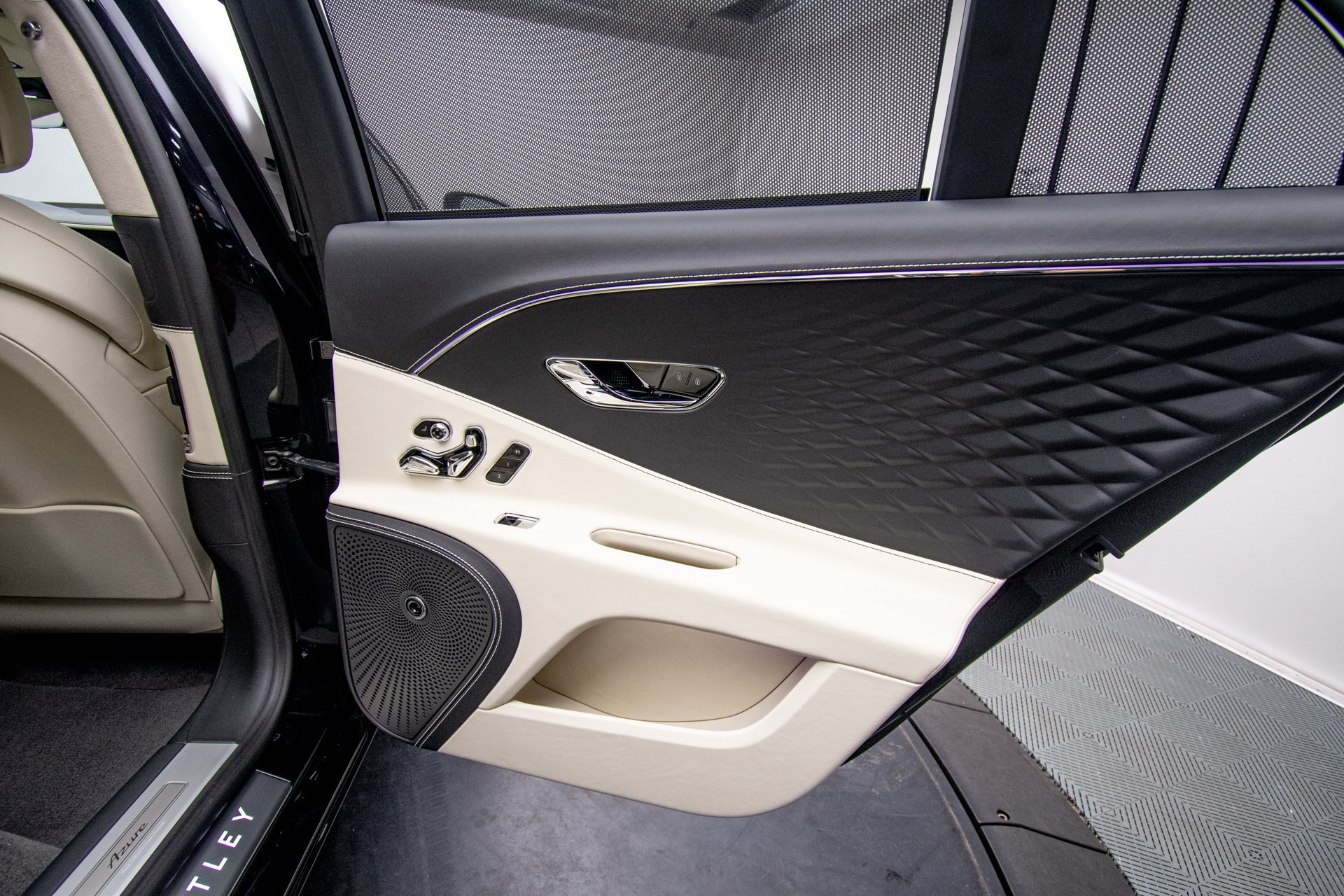New 2026 Bentley Flying Spur V8 AWD/4WD image 43