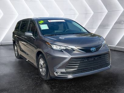 Used 2023 Toyota Sienna XLE