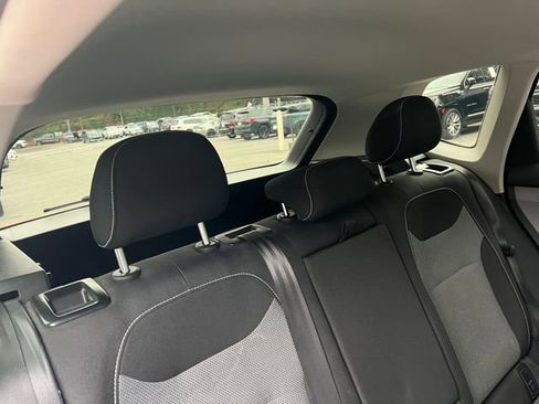 Used 2022 Volkswagen Taos S image 29