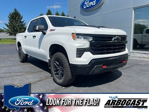 Used 2023 Chevrolet Silverado 1500 LT Trail Boss w/ LT Trail Boss Premium Package AWD/4WD image 1