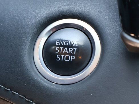 Used 2024 Toyota Highlander LE image 40