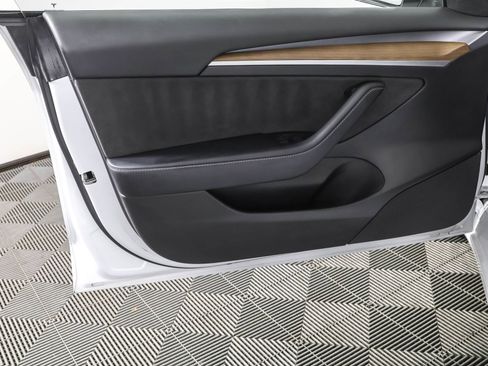 Used 2021 Tesla Model 3 Standard Range Plus image 32