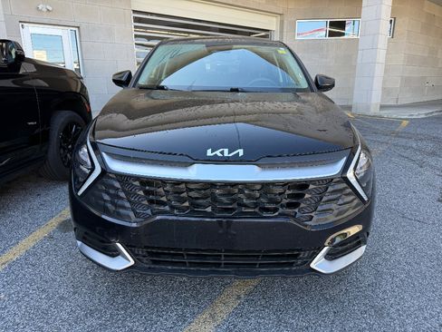 Used 2023 Kia Sportage LX AWD/4WD image 3