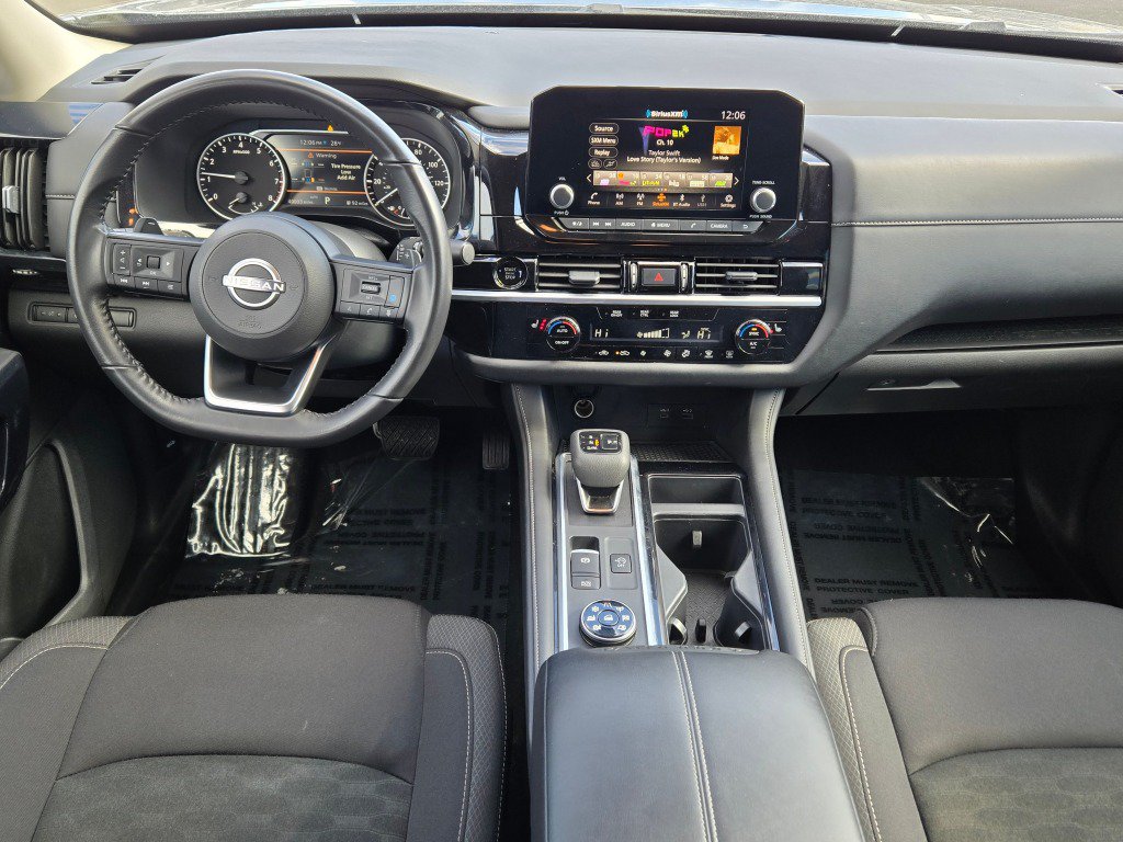 Used 2025 Nissan Pathfinder SV AWD/4WD image 21