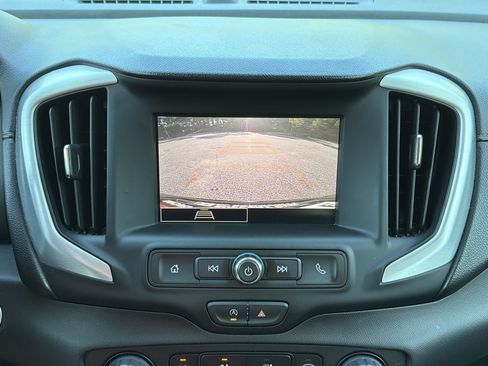 Used 2024 GMC Terrain SLE FWD image 5