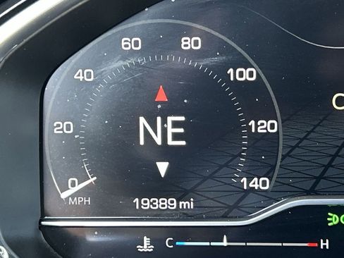 Used 2025 GMC Sierra 1500 SLT w/ SLT Premium Package image 12