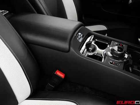 Used 2019 Rolls-Royce Wraith RWD image 31