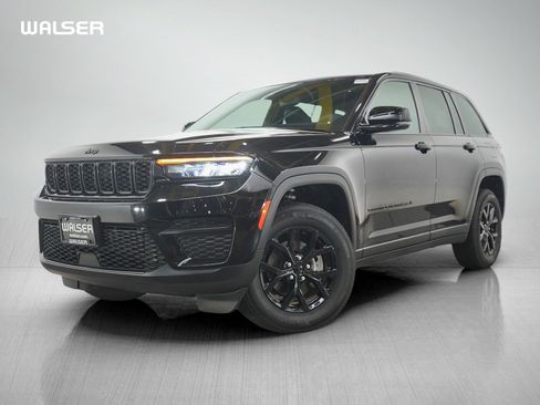 Used 2024 Jeep Grand Cherokee Altitude AWD/4WD image 1