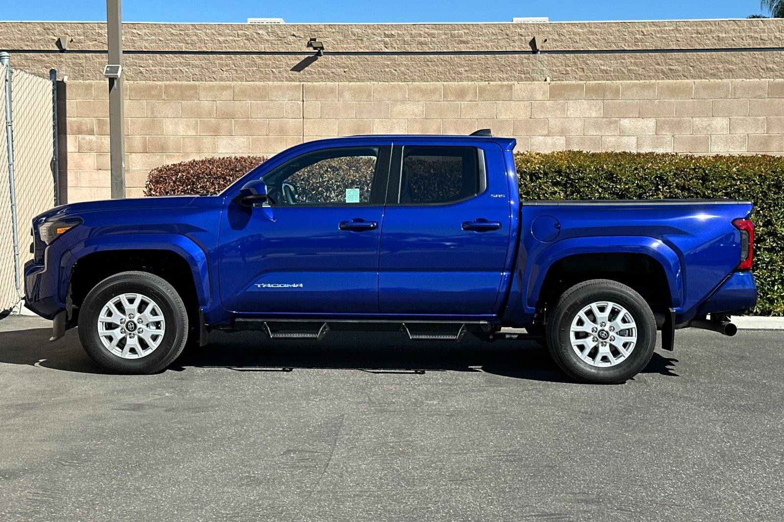 Used 2024 Toyota Tacoma SR5 AWD/4WD image 7