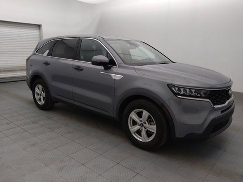 Used 2021 Kia Sorento LX image 11