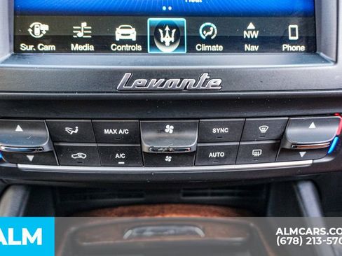 Used 2018 Maserati Levante GranLusso image 41