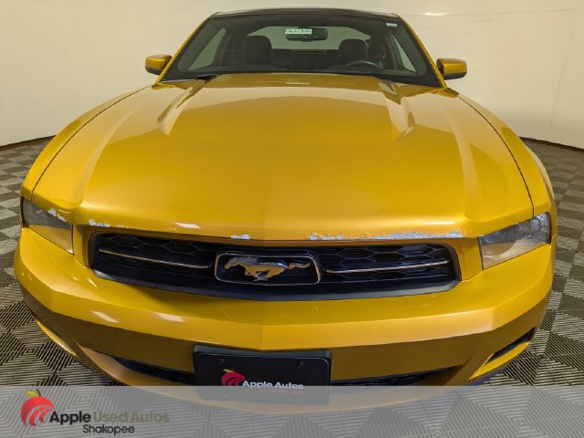 Used 2010 Ford Mustang Coupe RWD image 2