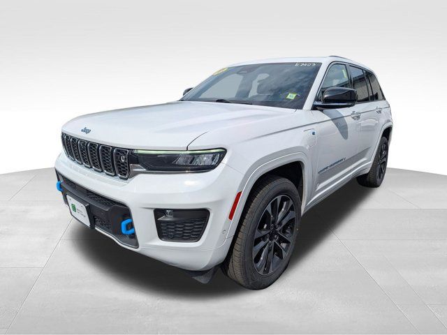 Used 2023 Jeep Grand Cherokee Overland w/ Advanced Protech Group III AWD/4WD image 3