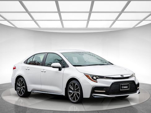 Used 2022 Toyota Corolla SE image 5