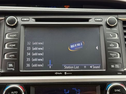 Used 2015 Toyota Highlander Limited w/ Driver Technology Package image 30