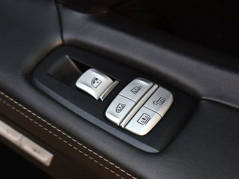 Used 2017 BMW 750i xDrive image 49