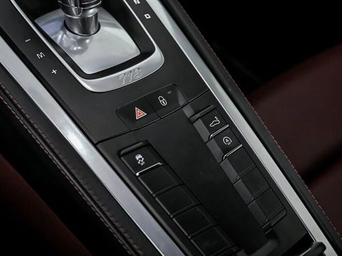 Used 2018 Porsche 718 Cayman S image 33