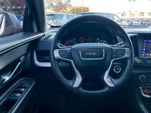 Used 2022 GMC Terrain SLE w/ Elevation Edition image 4