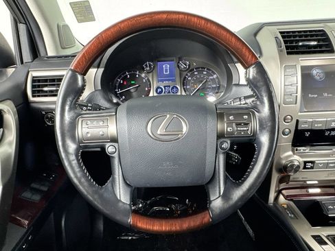 Used 2016 Lexus GX 460 Luxury w/ Preferred Accessory Package AWD/4WD image 23