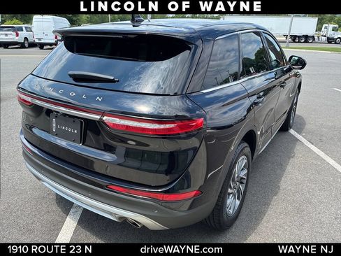 Certified 2025 Lincoln Corsair AWD w/ Equipment Group 101A image 8