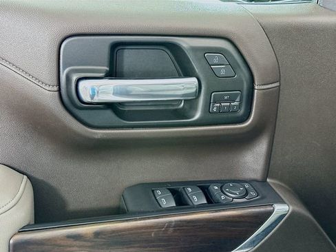 Used 2020 GMC Sierra 1500 SLT image 17