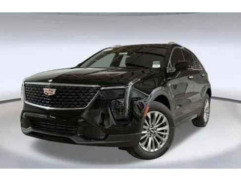 Certified 2025 Cadillac XT4 Premium Luxury image 1