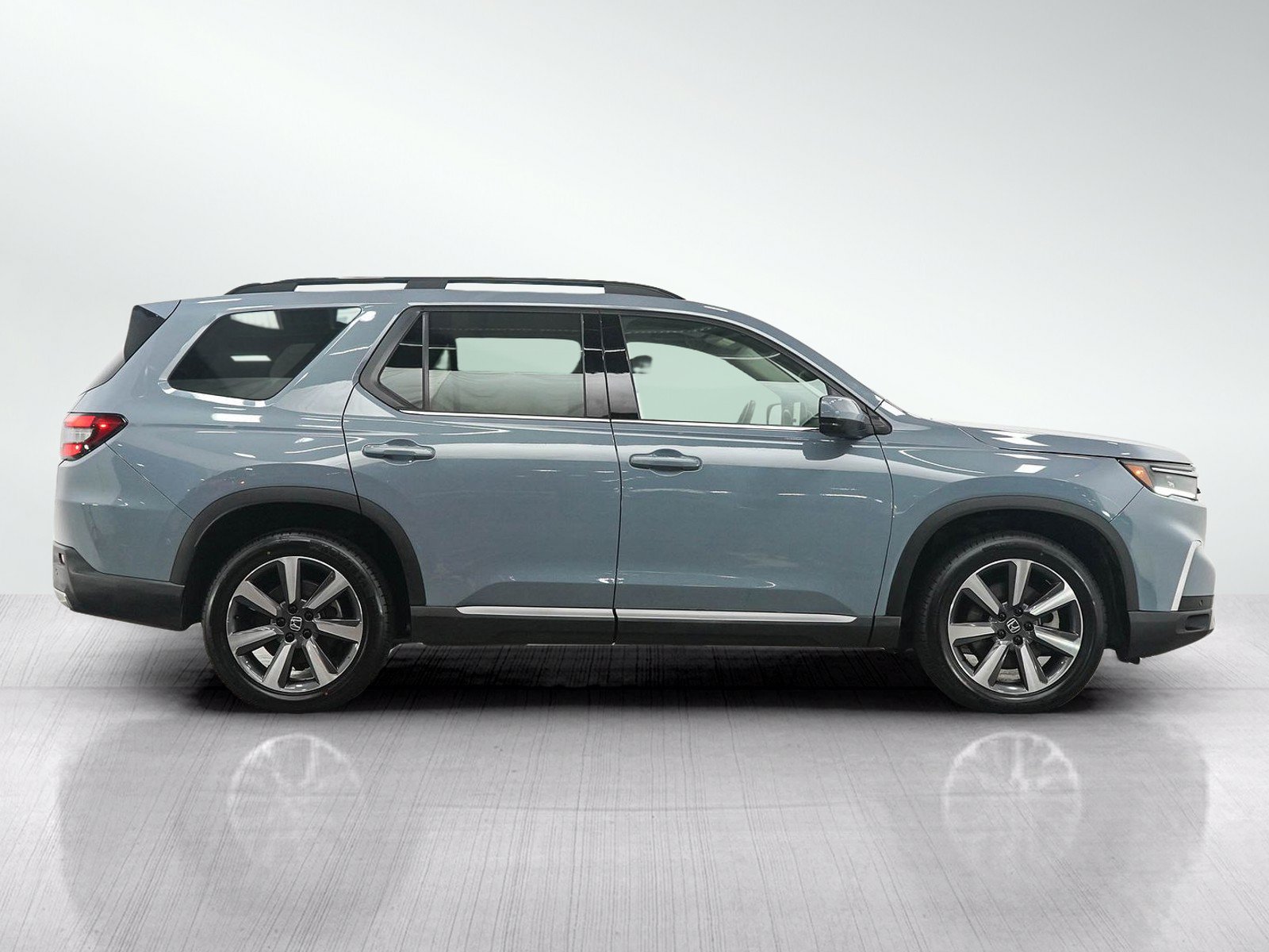 Used 2023 Honda Pilot Touring image 6