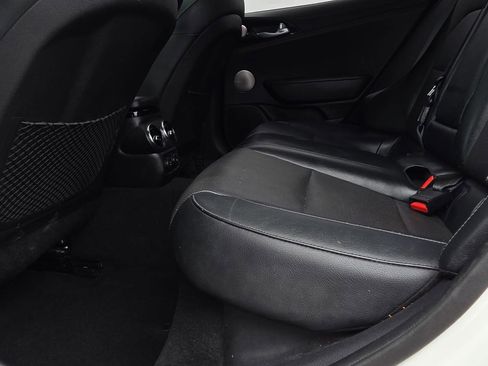 Used 2019 Kia Stinger Premium image 27