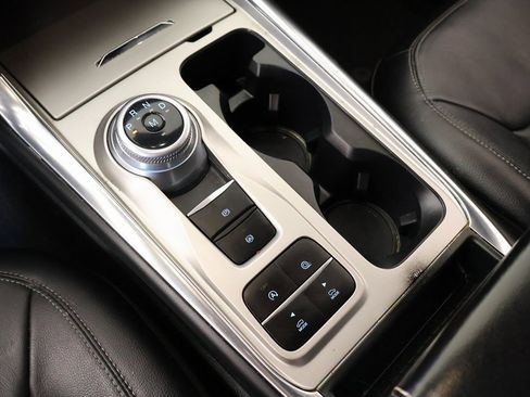 Used 2020 Ford Explorer Limited image 9