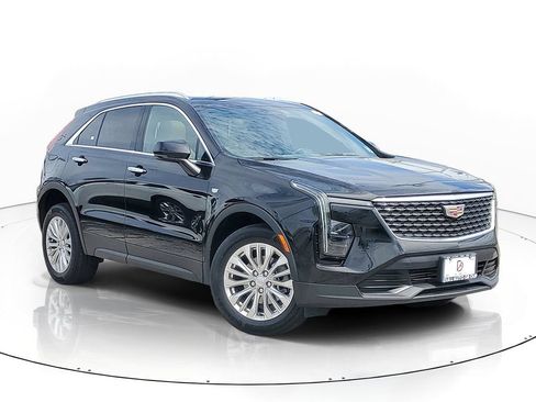Certified 2024 Cadillac XT4 Luxury w/ Cold Weather Package AWD/4WD image 1